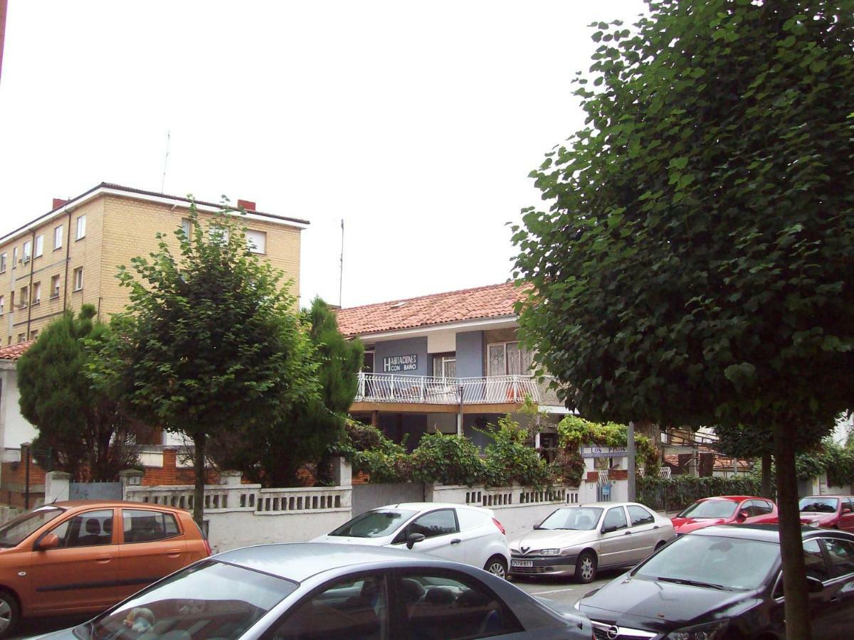 Pensión Los Pinos Gijón Exterior foto